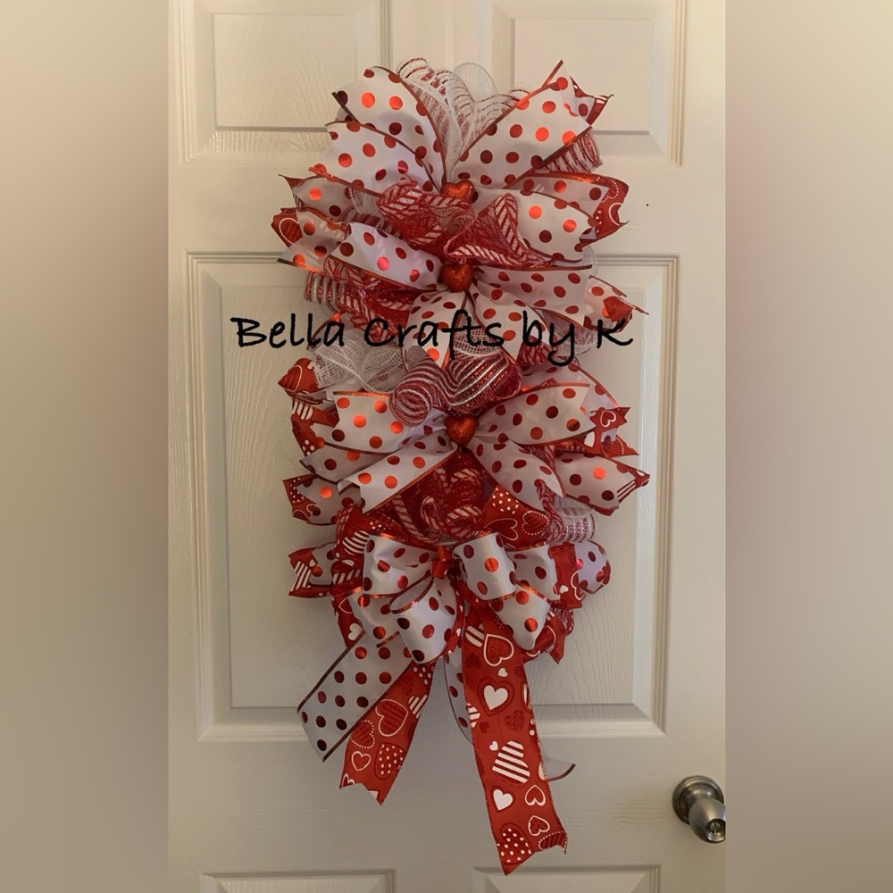 Valentine’s Day deco mesh swag!
